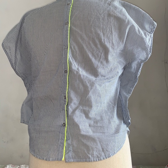 Backwards button-up shirt size 10-12 - Picture 11 of 13